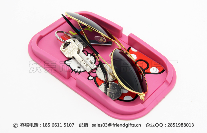 專業(yè)生產(chǎn)硅膠汽車防滑墊、pvc軟膠車載防滑墊廠家