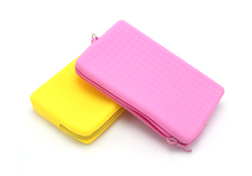 創(chuàng)意時(shí)尚簡(jiǎn)易零錢硅膠包_手掛硅膠包定制